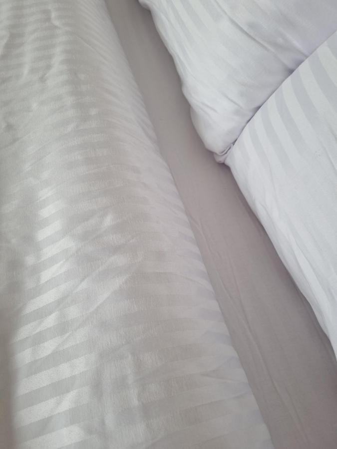 אוגסבורג Stay In Aux, Feel At Home ! 2 Room Apartment Central Incl All You Need For 4 Person, 24H Check In, Pkw Parking Only מראה חיצוני תמונה